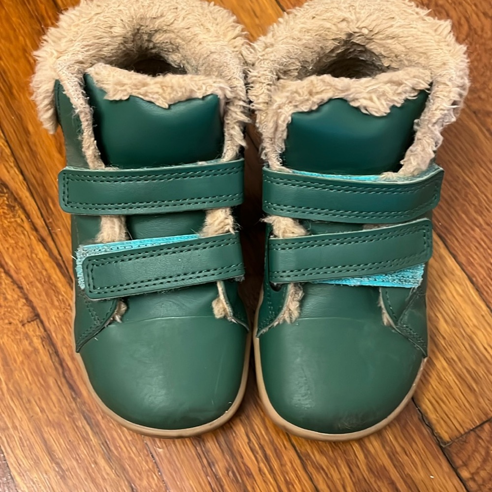 Ten Little furry high top sz 10
